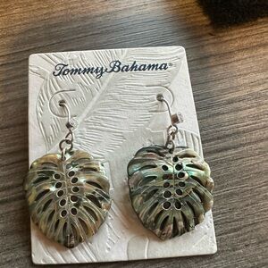 New Tommy Bahama Monstera Shell Drop Leaf Earrings